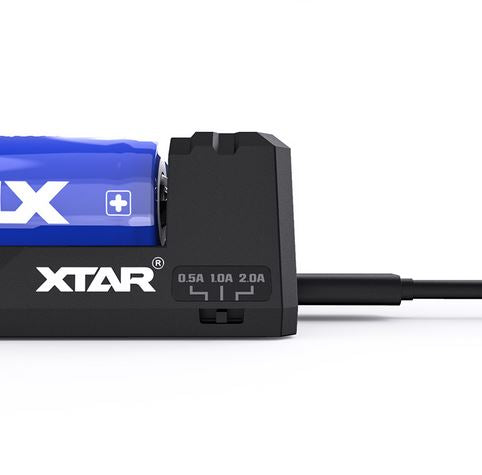XTAR FC2 2A USB LED Battery Charger